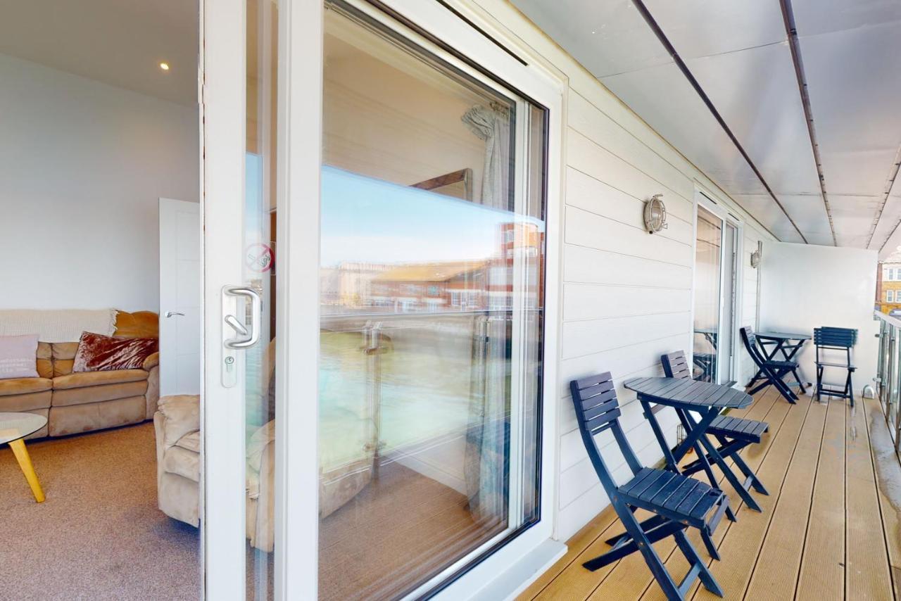 Crabbers' Wharf Aparthotel พอร์ตแลนด์ ภายนอก รูปภาพ