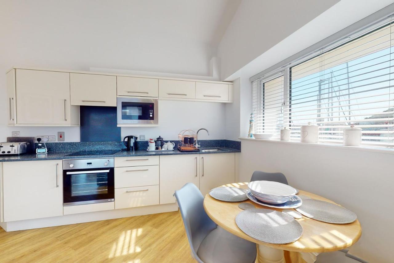 Crabbers' Wharf Aparthotel พอร์ตแลนด์ ภายนอก รูปภาพ