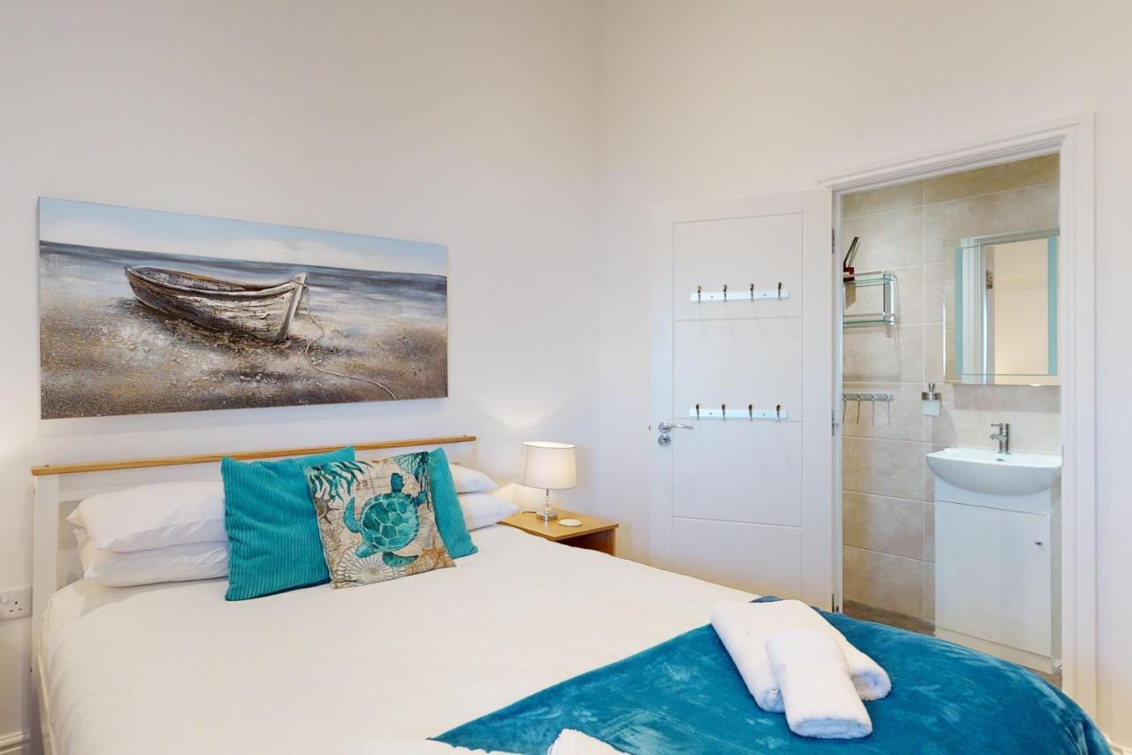 Crabbers' Wharf Aparthotel พอร์ตแลนด์ ภายนอก รูปภาพ