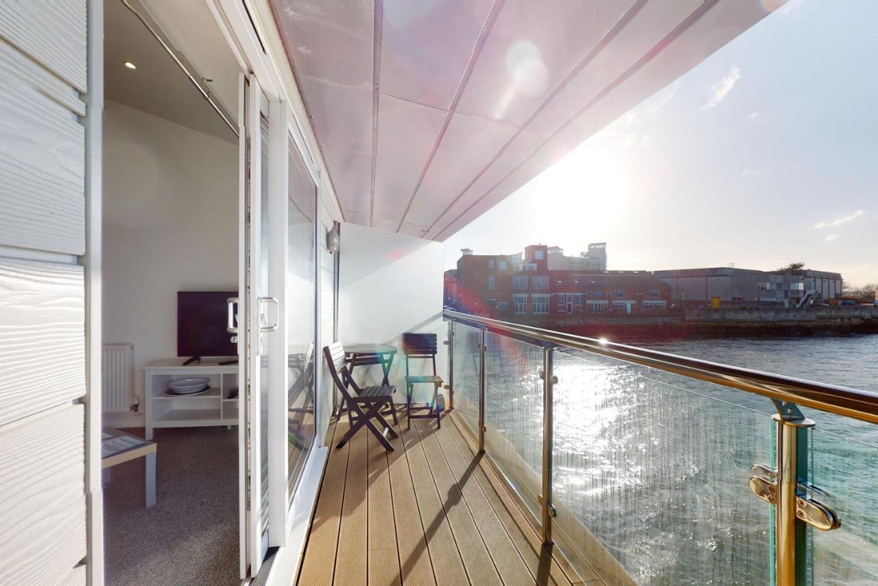 Crabbers' Wharf Aparthotel พอร์ตแลนด์ ภายนอก รูปภาพ