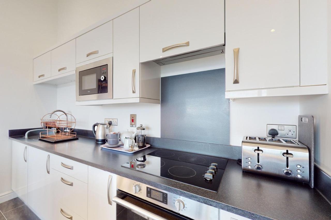 Crabbers' Wharf Aparthotel พอร์ตแลนด์ ภายนอก รูปภาพ