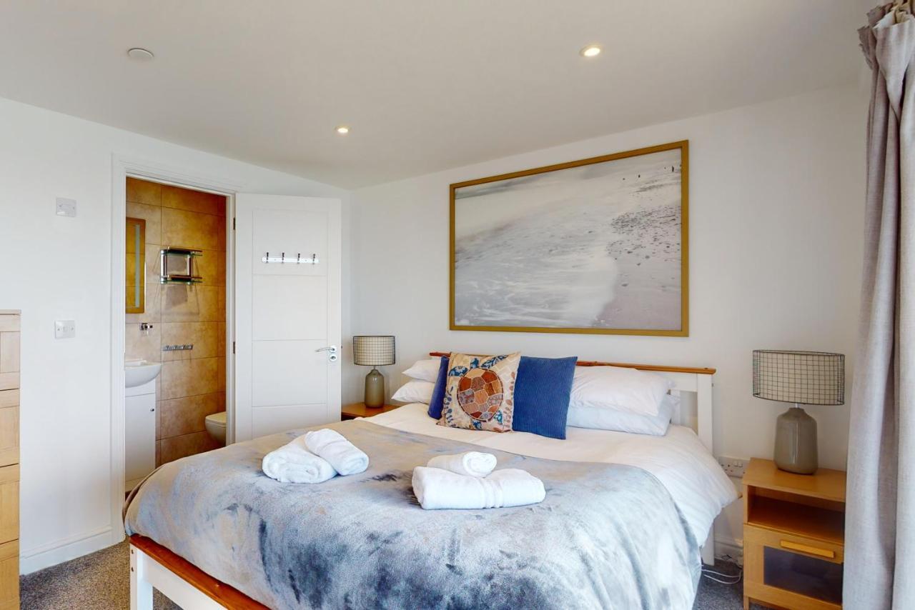 Crabbers' Wharf Aparthotel พอร์ตแลนด์ ภายนอก รูปภาพ