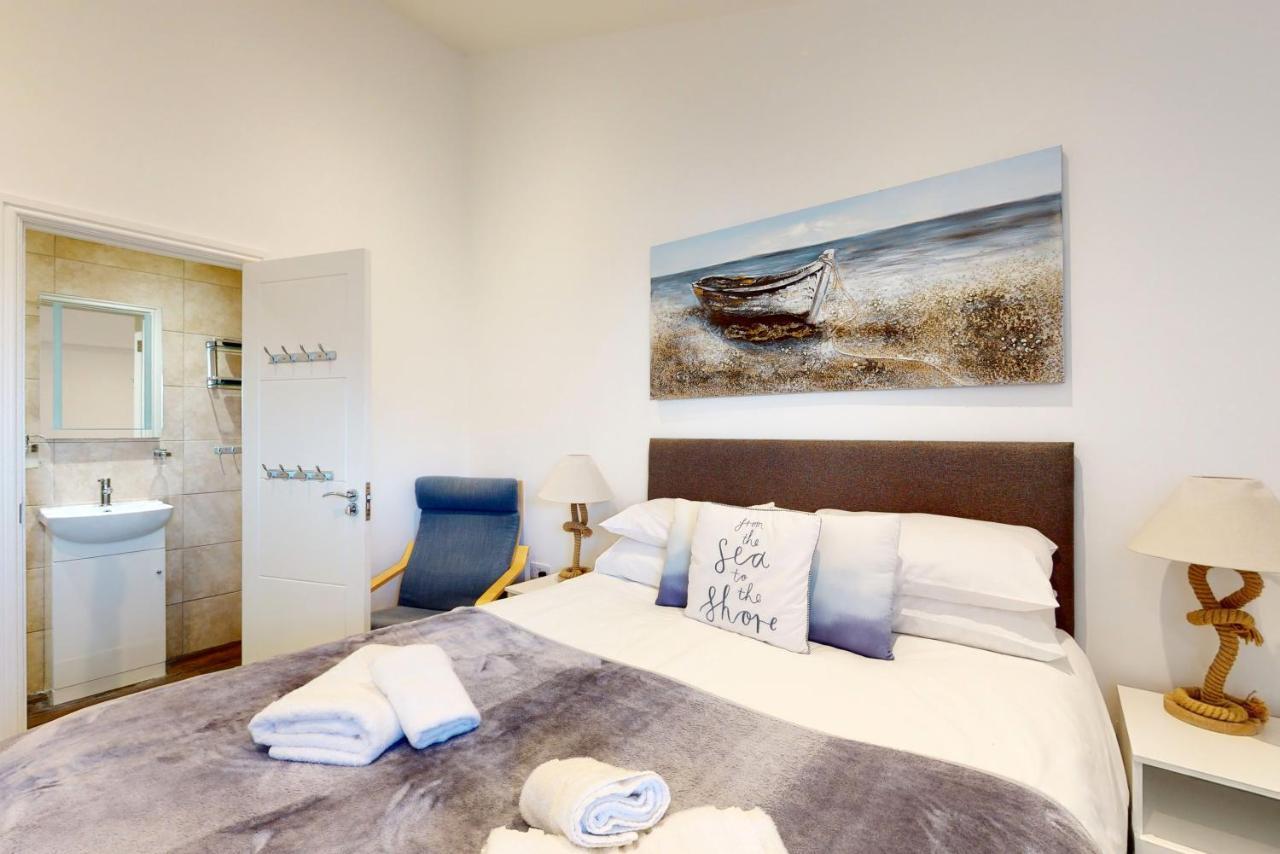 Crabbers' Wharf Aparthotel พอร์ตแลนด์ ภายนอก รูปภาพ