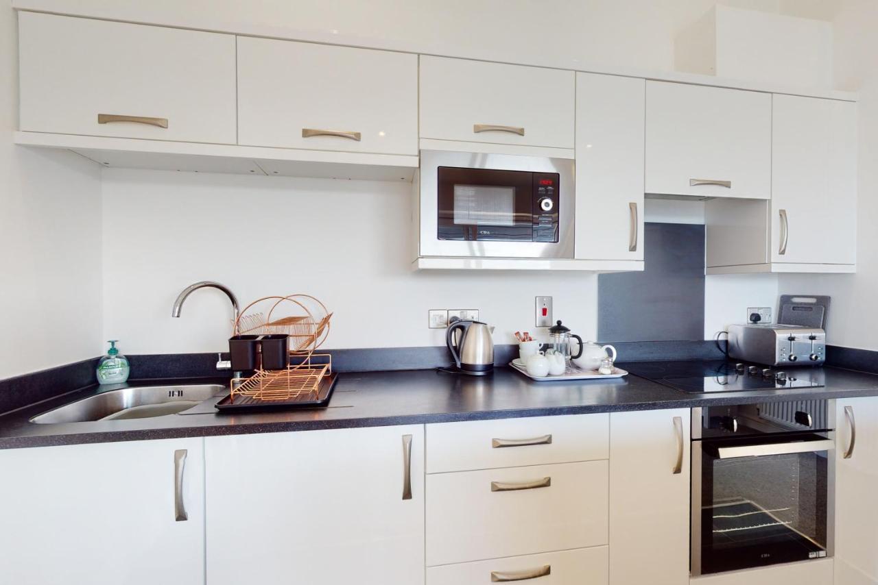 Crabbers' Wharf Aparthotel พอร์ตแลนด์ ภายนอก รูปภาพ